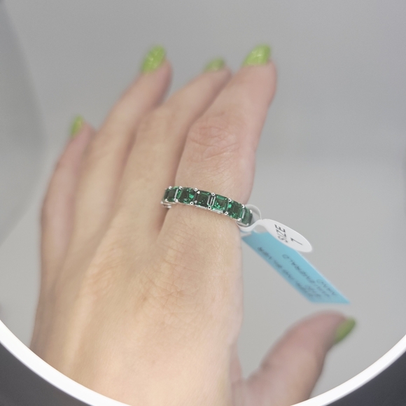 10.20cttw 4mm Emerald Nano Silver Ring - Picture 5 of 5